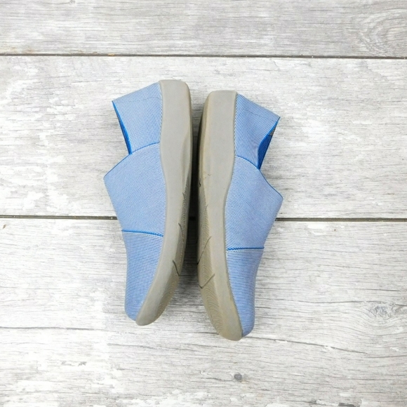 CLARKS CLOUD STEPPERS WM 9.5 BLUE STRIPE SLIP ONS - Picture 2 of 6